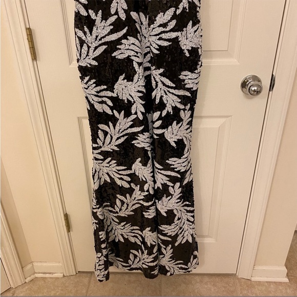 Betsy & Adam Floral Sequin Gown in Black/White 6 - Picture 4 of 10
